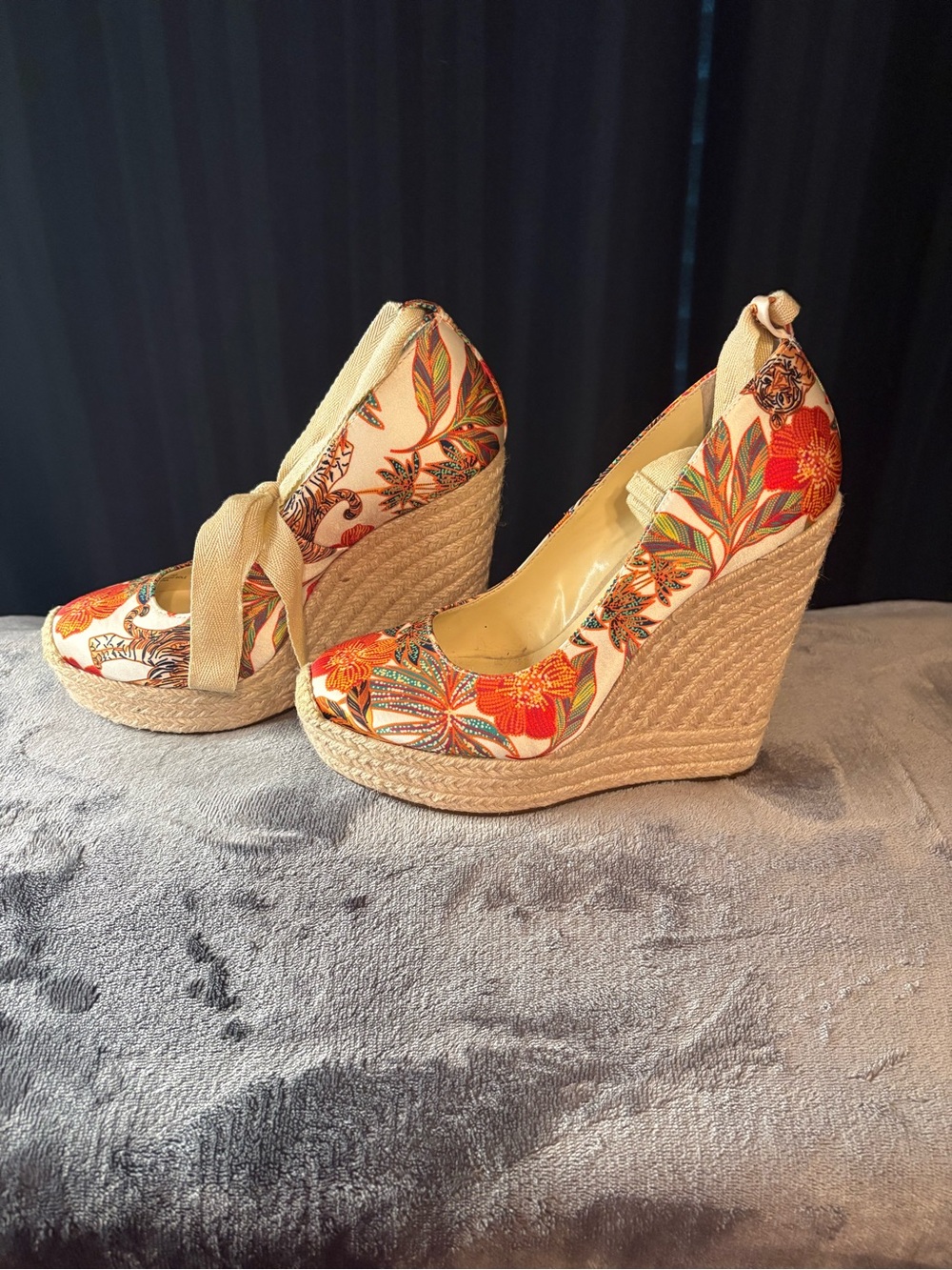 Jessica Simpson Wedges